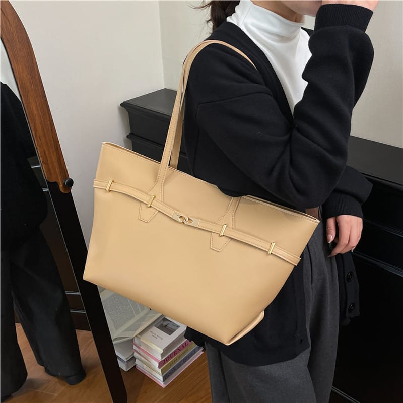 Large buckle tote bag